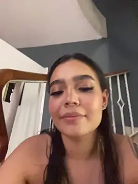 miadecker online show from July 26, 12:01 pm