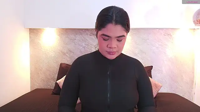 Snapshot of Emma__becket1 chatting on June 11, 1:38 am Emma becket1 online show from June 11, 1:38 am