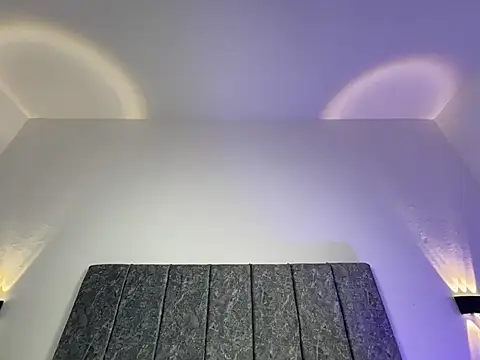 Snapshot of luna_silk_ chatting on June 23, 6:50 pm luna silk online show from June 23, 6:50 pm