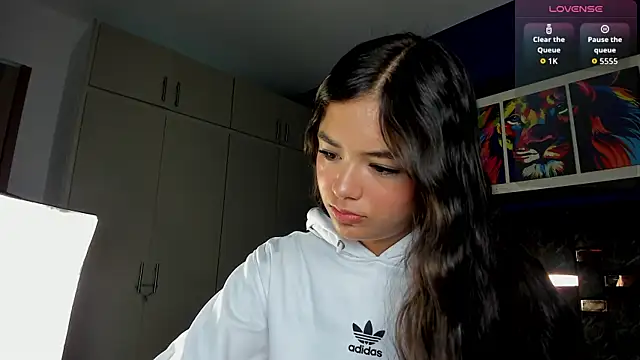 Snapshot of jade_lov chatting on May 29, 12:11 pm jade lov online show from May 29, 12:11 pm
