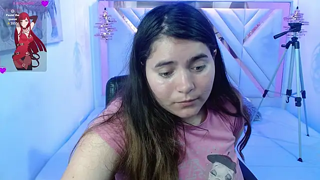 Laurha  online show from June 10, 7:37 pm