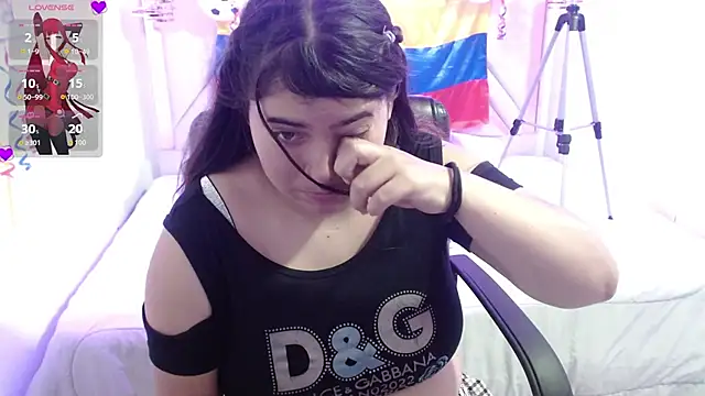 Laurha  online show from June 15, 7:57 pm