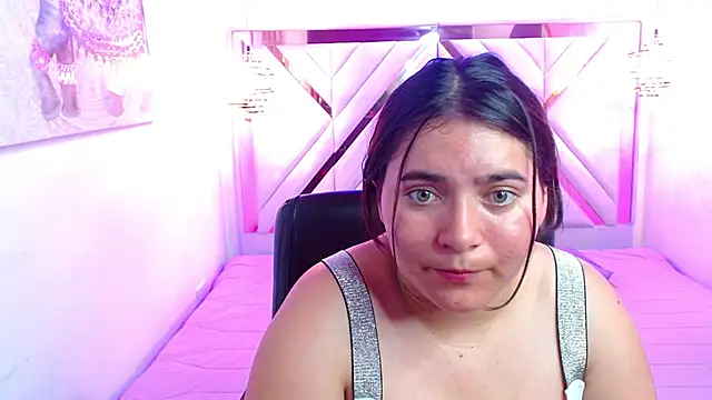 Laurha  online show from May 15, 7:56 pm