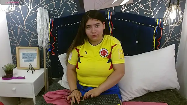 Laurha  online show from June 27, 12:11 pm