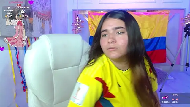 Laurha  online show from July 7, 7:39 pm