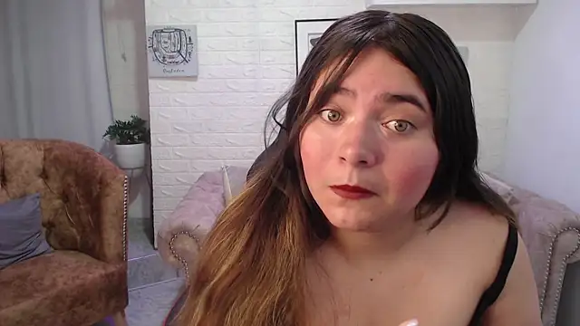 Laurha  online show from May 26, 12:03 pm