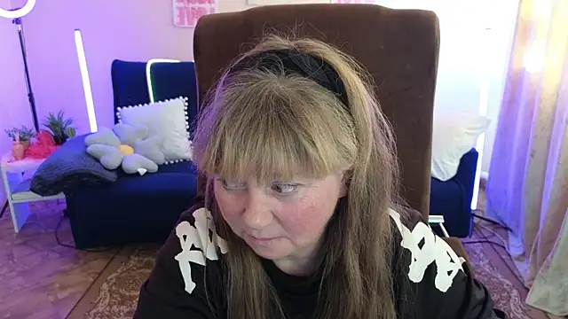 Melania Cook online show from May 13, 2:57 pm