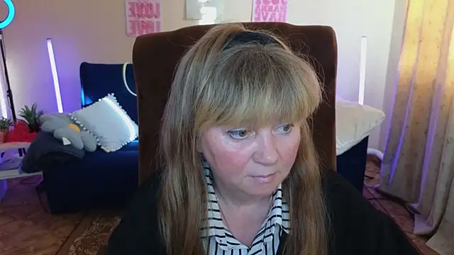 Melania Cook online show from May 15, 2:26 pm