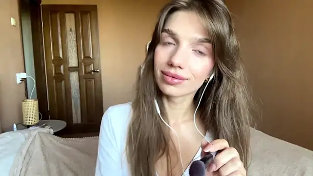 TrishIsaac online show from June 1, 6:35 am