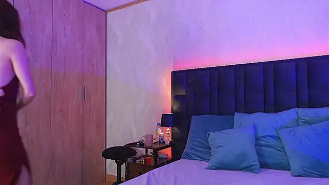 LucyFlame online show from May 8, 4:05 am