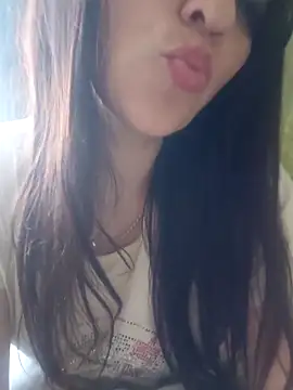 MalvikaLov online show from May 4, 3:04 pm