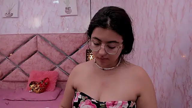 Snapshot of Dolls_Antonella chatting on May 30, 11:27 am Dolls Antonella online show from May 30, 11:27 am