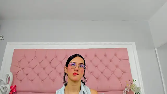 Snapshot of SarahDoll__ chatting on June 16, 3:12 pm SarahDoll online show from June 16, 3:12 pm