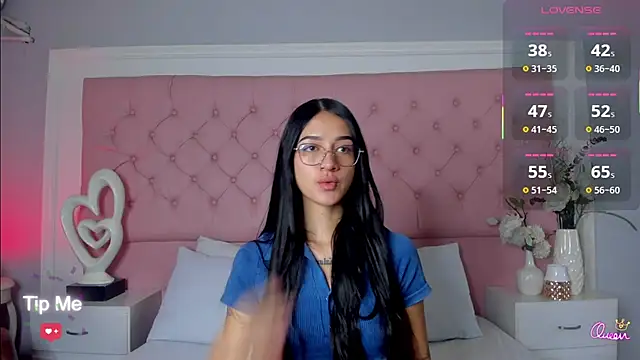 Snapshot of SarahDoll__ chatting on May 8, 12:20 pm SarahDoll online show from May 8, 12:20 pm
