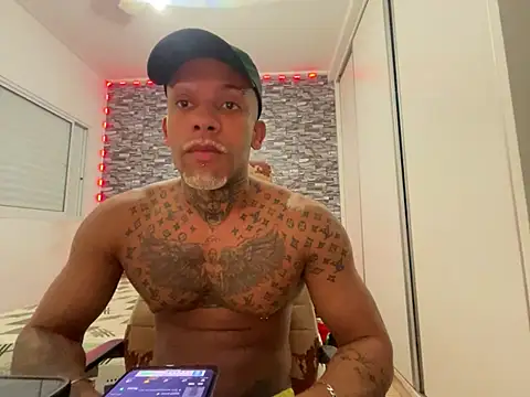 Maxloirinho online show from May 3, 10:35 pm