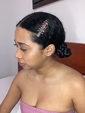  sweetSabrina- online show from May 24, 11:59 pm