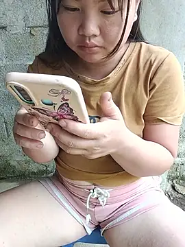 Snapshot of Lily_Henry chatting on June 19, 2:39 am Lily Henry online show from June 19, 2:39 am