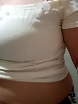 Snapshot of Lily_Henry chatting on May 5, 2:42 pm Lily Henry online show from May 5, 2:42 pm