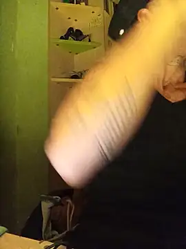 IlBos9769 online show from May 28, 1:46 am