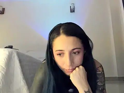 Snapshot of EvangelineLoveee chatting on June 26, 3:12 am EvangelineLoveee online show from June 26, 3:12 am