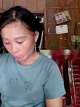 daisyy2 online show from July 2, 3:23 am
