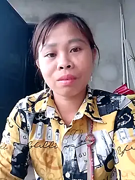 daisyy2 online show from May 2, 2:17 am