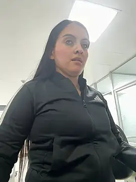 Snapshot of marianm29-1 chatting on May 3, 7:35 am marianm29-1 online show from May 3, 7:35 am