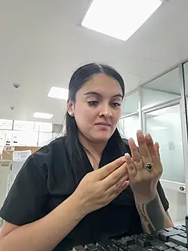 Snapshot of marianm29-1 chatting on May 8, 7:28 pm marianm29-1 online show from May 8, 7:28 pm