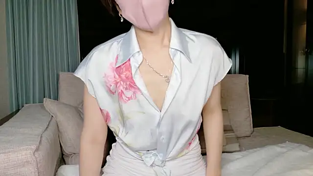Naomi 00122 online show from June 4, 2:11 pm