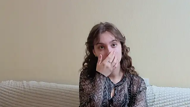 JolieDerringer online show from May 24, 8:36 am