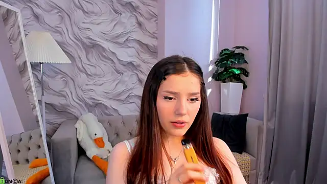 Lonny Peach online show from May 30, 3:13 am