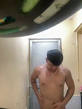 Snapshot of Ashtonfuckingboi chatting on May 28, 11:27 am Ashtonfuckingboi online show from May 28, 11:27 am