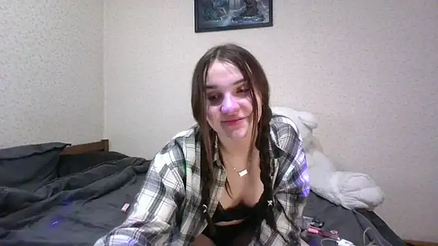 Vyxia online show from May 8, 9:18 pm