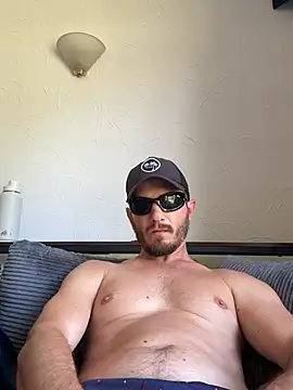 Snapshot of Oliverhnt chatting on May 26, 11:19 am Oliverhnt online show from May 26, 11:19 am