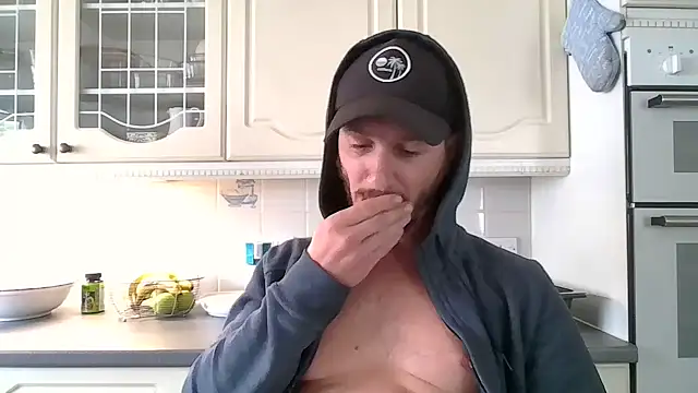 Snapshot of Oliverhnt chatting on June 2, 1:44 pm Oliverhnt online show from June 2, 1:44 pm