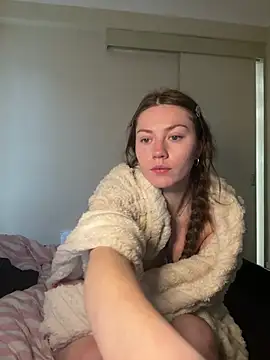 daisycollins online show from May 30, 5:25 am