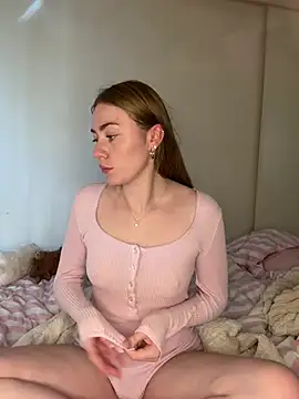 daisycollins online show from July 8, 3:30 am
