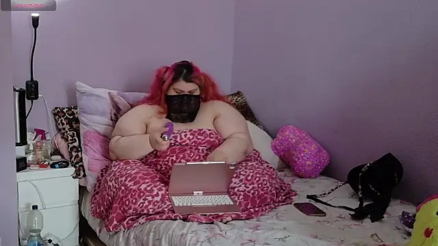 Snapshot of Lady_KitsuneBIG chatting on July 7, 6:47 am Lady KitsuneBIG online show from July 7, 6:47 am