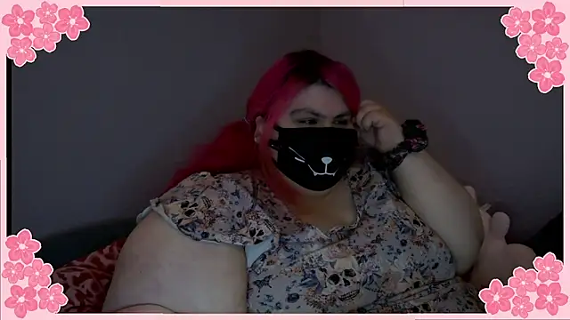 Snapshot of Lady_KitsuneBIG chatting on May 7, 7:06 pm Lady KitsuneBIG online show from May 7, 7:06 pm