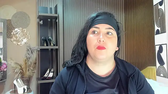 BBWLuxuryMuse online show from May 22, 11:41 am