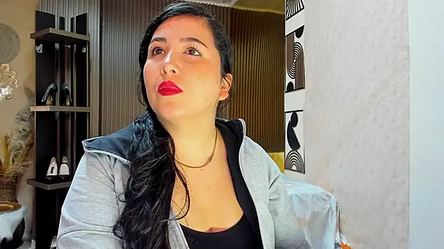 BBWLuxuryMuse online show from May 15, 11:08 am