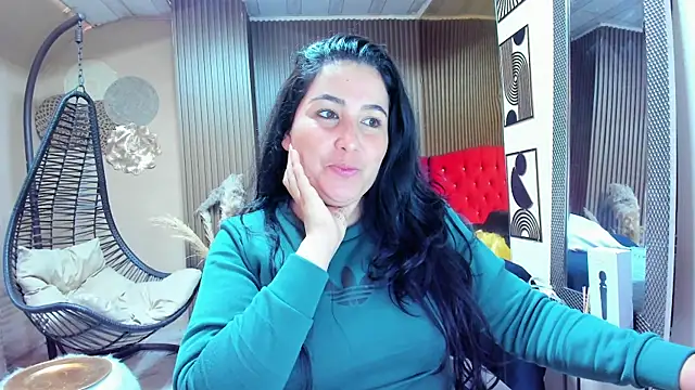 Snapshot of BBWLuxuryMuse chatting on July 27, 12:01 pm BBWLuxuryMuse online show from July 27, 12:01 pm