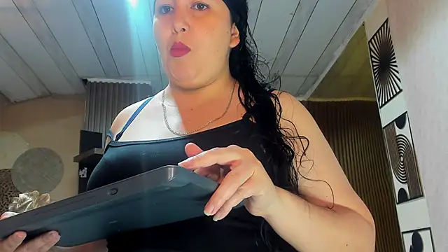 BBWLuxuryMuse online show from May 21, 11:29 am