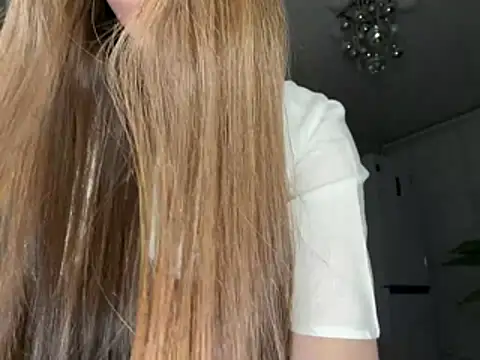 Snapshot of mystarAlice chatting on May 26, 7:45 pm mystarAlice online show from May 26, 7:45 pm