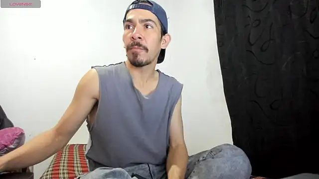 Snapshot of Piter_Drako chatting on June 17, 10:41 pm Piter Drako online show from June 17, 10:41 pm