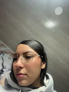 Snapshot of Julieth_ec chatting on July 15, 11:50 am Julieth ec online show from July 15, 11:50 am