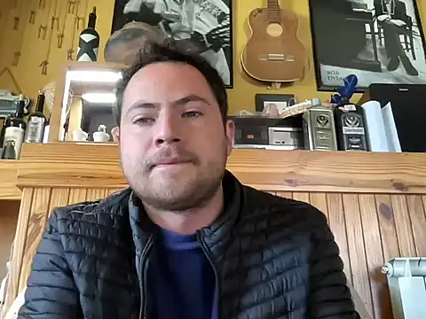 Snapshot of alecsgzz chatting on May 5, 4:10 pm alecsgzz online show from May 5, 4:10 pm