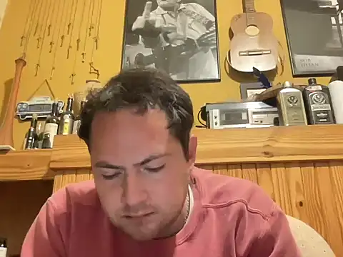 Snapshot of alecsgzz chatting on May 18, 2:23 am alecsgzz online show from May 18, 2:23 am