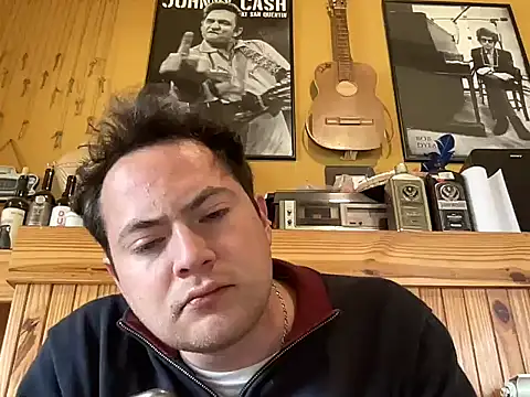 Snapshot of alecsgzz chatting on May 10, 5:26 pm alecsgzz online show from May 10, 5:26 pm