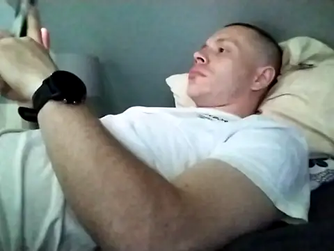 fitboyy  online show from June 18, 7:40 am